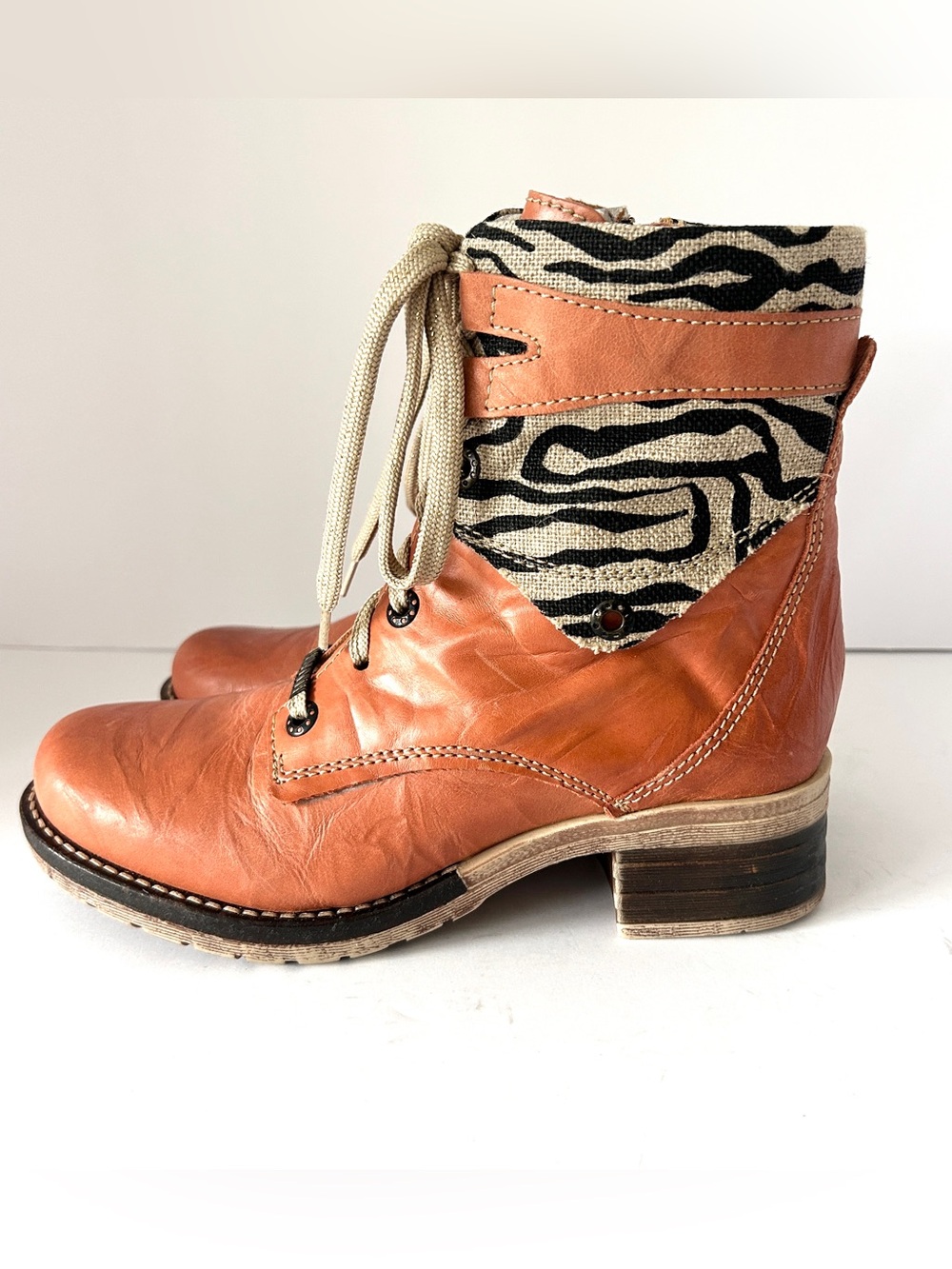 Dromedaris Kara Scrunched Leather Boot Zebra Animal Print Lace Zip EU37 US 6.5